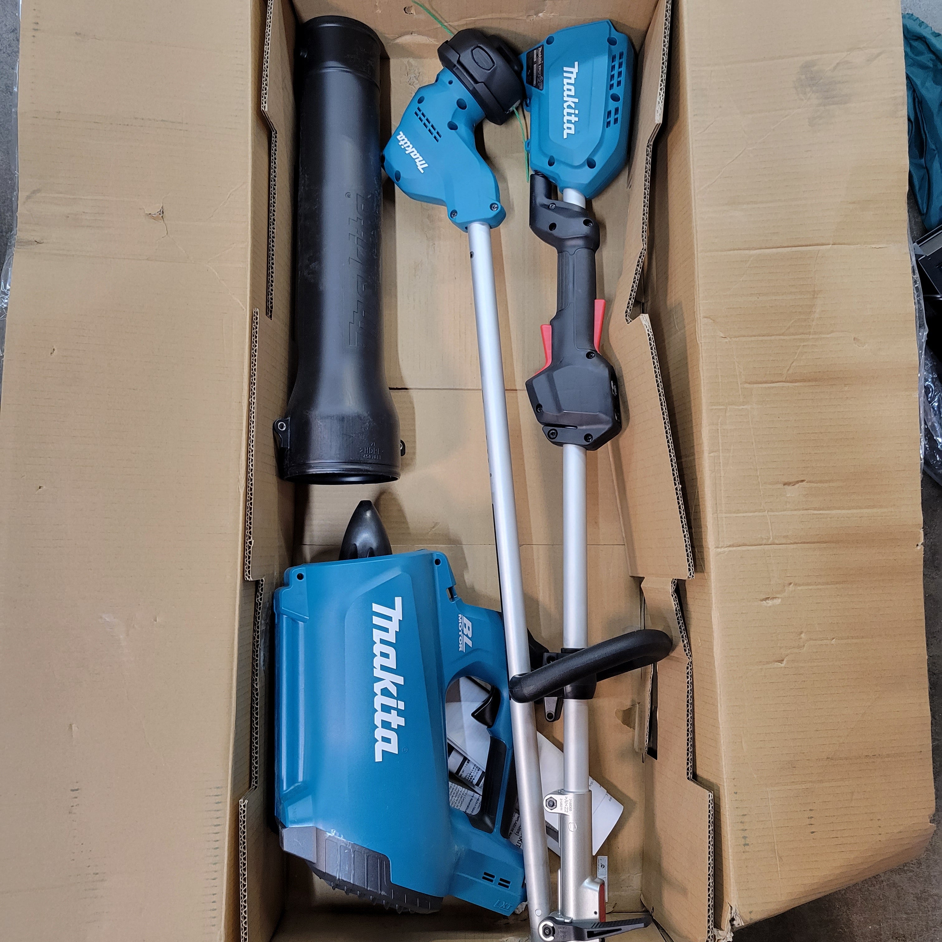 Makita Blower/String Trimmer 18V Lithium-Ion Brushless Charger Included *Read* (7975137738990)